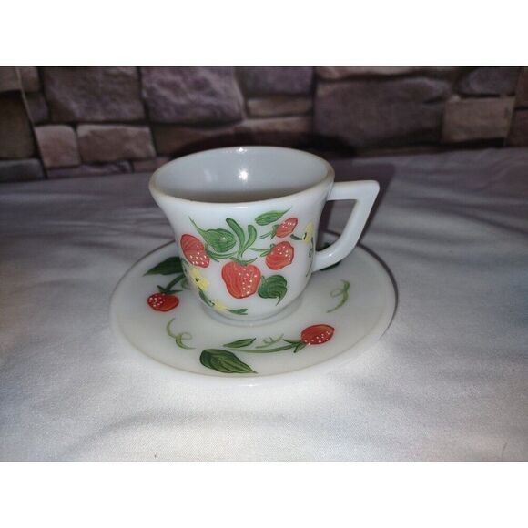 Vintage Small Strawberries Flowers Teacup & Saucer Hand Painted - Picture 7 of 7